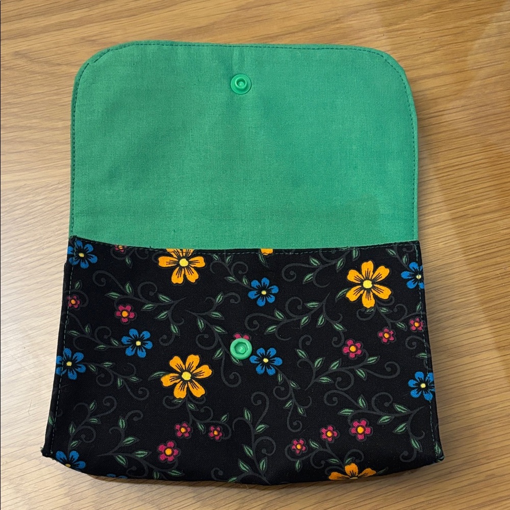 Snap Pouching - Picture 2 of 5